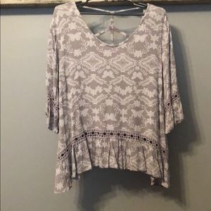 COPY - Flower/butterfly grey shirt